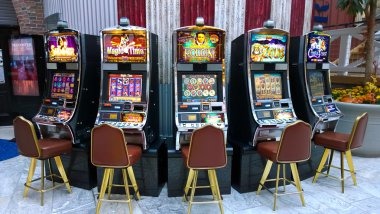 dutampo Lightning Roulette betting interface showing chip selection and number grid